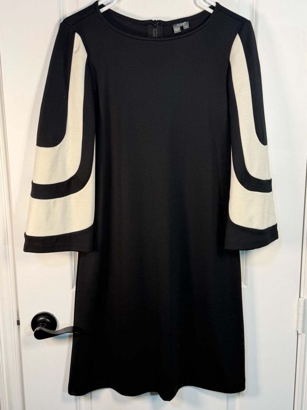Muse Black and White Colorblock Shift Dress Size 10